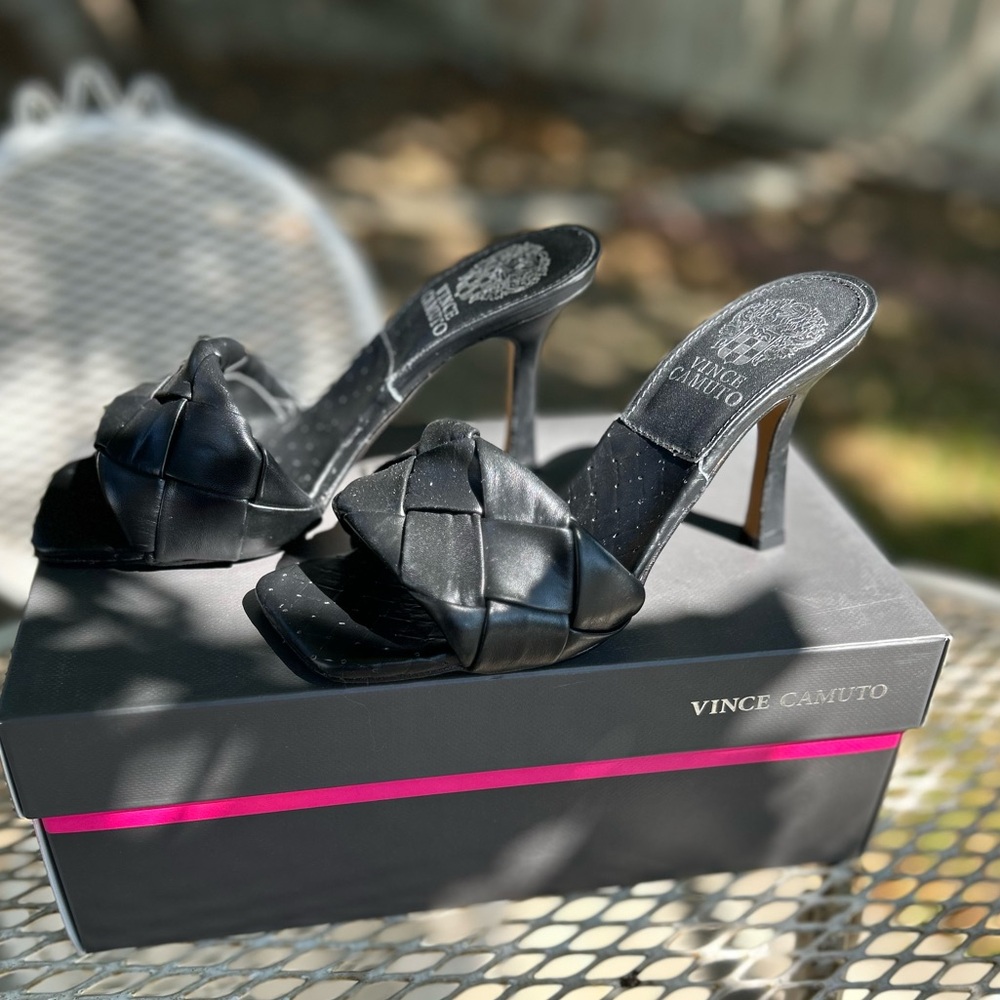 Vince Camuto Brelanie slide